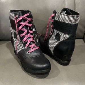 Sorel Black and Pink Houndstooth Combat Boots